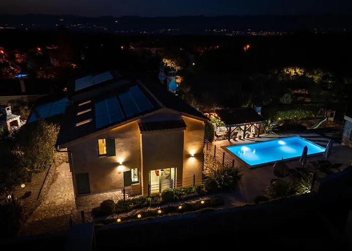 Nika - Rustic Stone House With Heated Pool Rasopasno