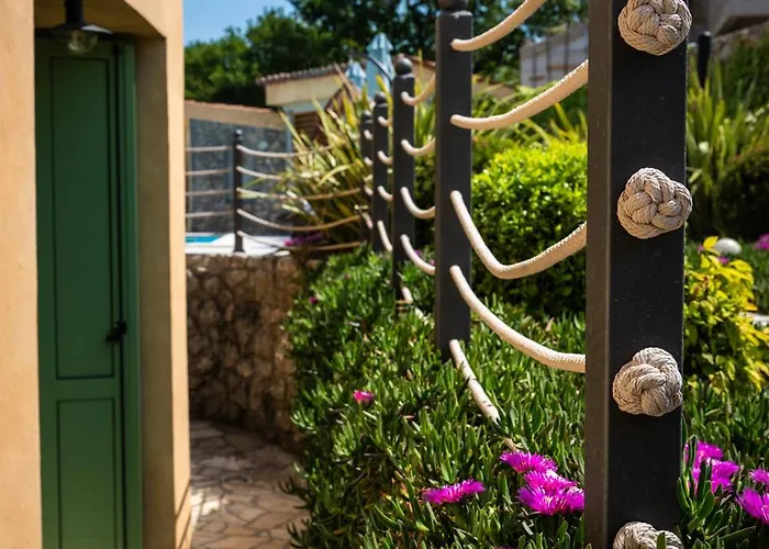Willa Nika - Rustic Stone House With Heated Pool *