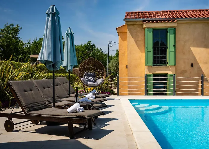 Willa Nika - Rustic Stone House With Heated Pool Rasopasno