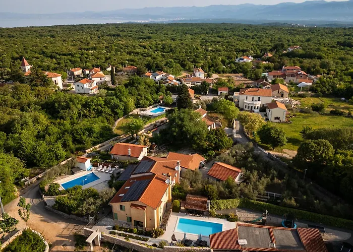 Nika - Rustic Stone House With Heated Pool * Rasopasno