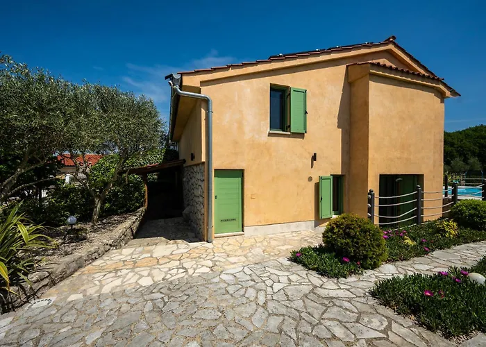 Nika - Rustic Stone House With Heated Pool *