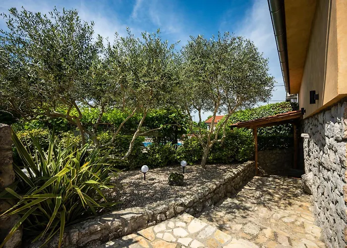 Nika - Rustic Stone House With Heated Pool Rasopasno