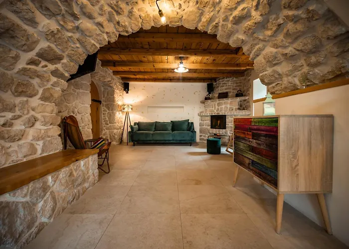 Willa Nika - Rustic Stone House With Heated Pool *