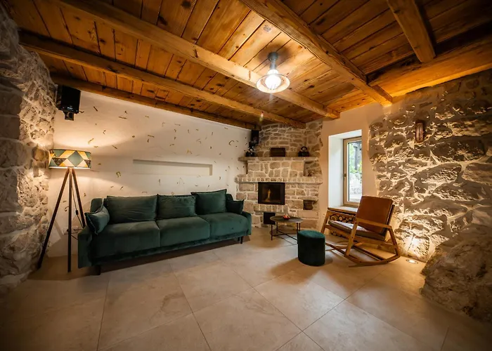 Nika - Rustic Stone House With Heated Pool Rasopasno