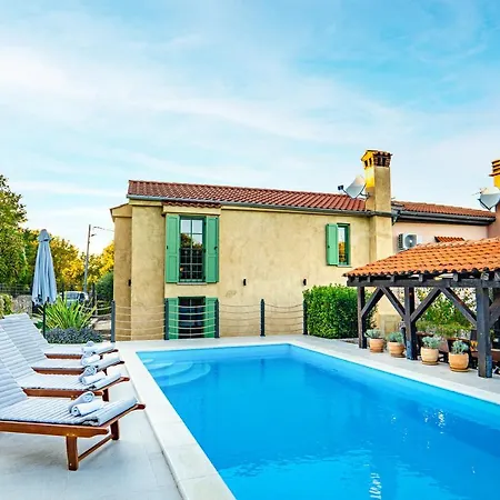 וילה Villa Nika - Rustic Stone House With Heated Pool *