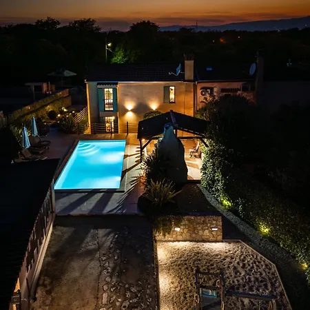 Villa Nika - Rustic Stone House With Heated Pool *