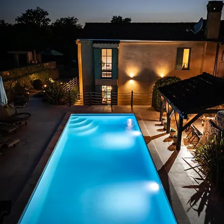 Villa Nika - Rustic Stone House With Heated Pool