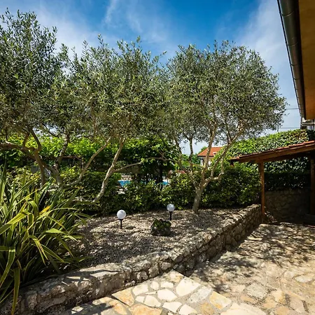 Villa Nika - Rustic Stone House With Heated Pool Rasopasno