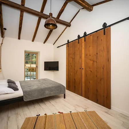 Villa Villa Nika - Rustic Stone House With Heated Pool