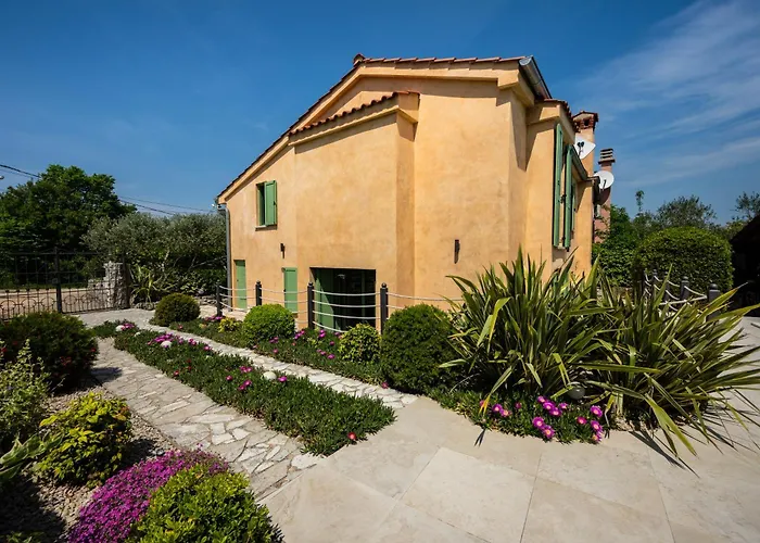 Nika - Rustic Stone House With Heated Pool Villa