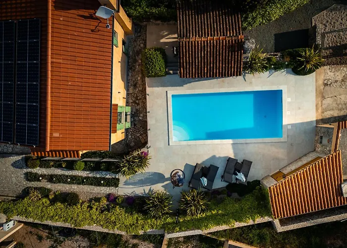 Nika - Rustic Stone House With Heated Pool * Rasopasno