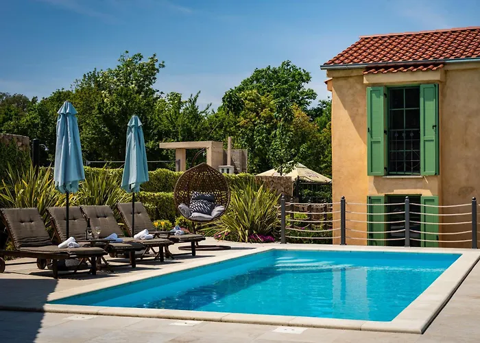 Nika - Rustic Stone House With Heated Pool Rasopasno