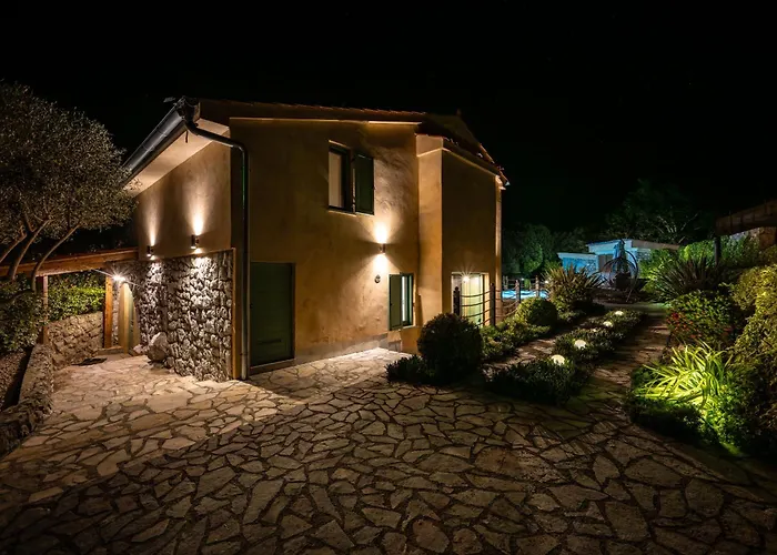 Nika - Rustic Stone House With Heated Pool Villa Rasopasno
