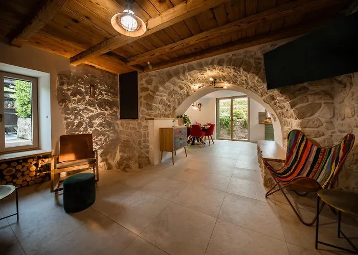 Villa Nika - Rustic Stone House With Heated Pool