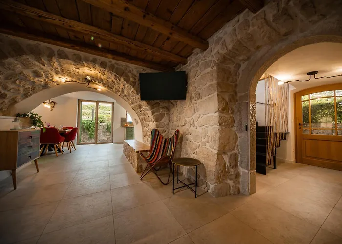 Villa Nika - Rustic Stone House With Heated Pool *