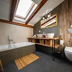 Nika - Rustic Stone House With Heated Pool Villa Rasopasno