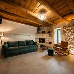 Nika - Rustic Stone House With Heated Pool Rasopasno