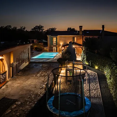 Nika - Rustic Stone House With Heated Pool