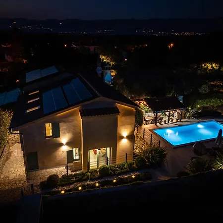 Nika - Rustic Stone House With Heated Pool Rasopasno