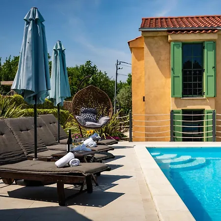Villa Nika - Rustic Stone House With Heated Pool Rasopasno