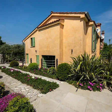 Nika - Rustic Stone House With Heated Pool Villa
