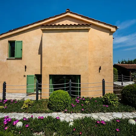 Villa Nika - Rustic Stone House With Heated Pool Rasopasno