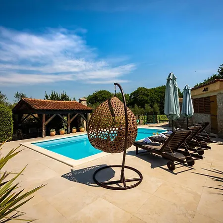 Villa Nika - Rustic Stone House With Heated Pool