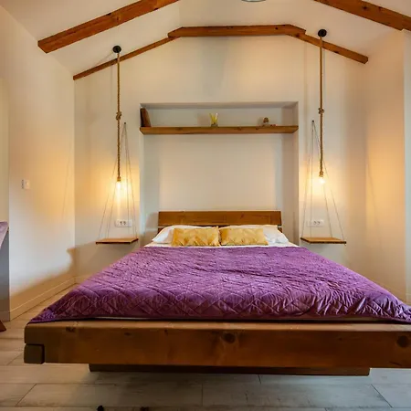 Nika - Rustic Stone House With Heated Pool * Rasopasno